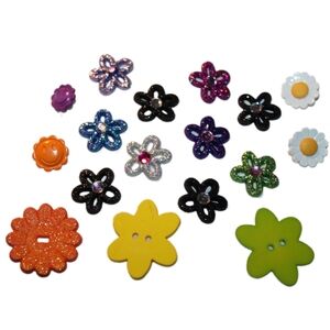 Assorted Daisy Flowers Button Lot